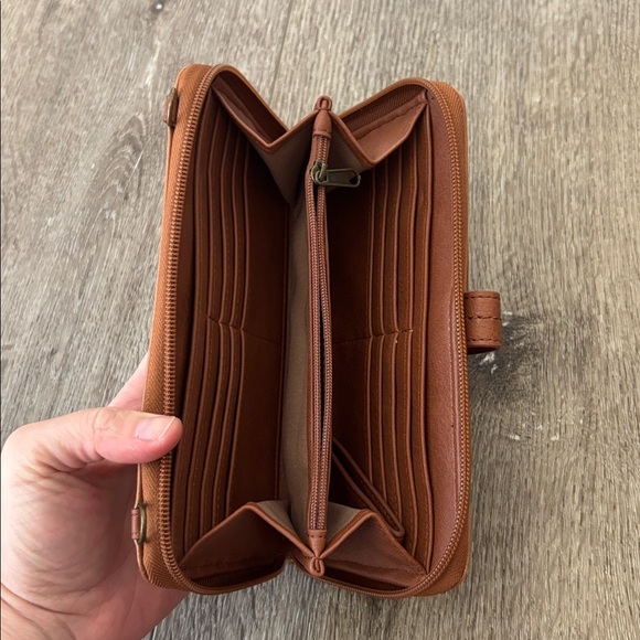 The Sak Brown Leather Wallet - Picture 5 of 8